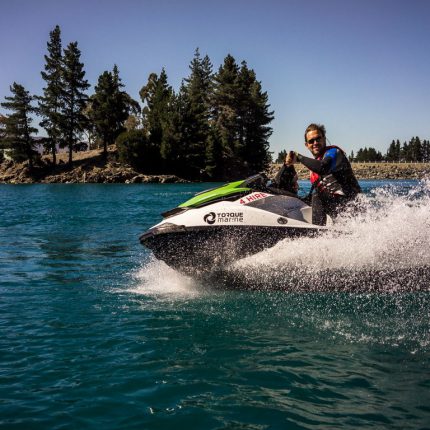 Activité Jet Ski Au Lac Lalla Takerkoust Près De Marrakech